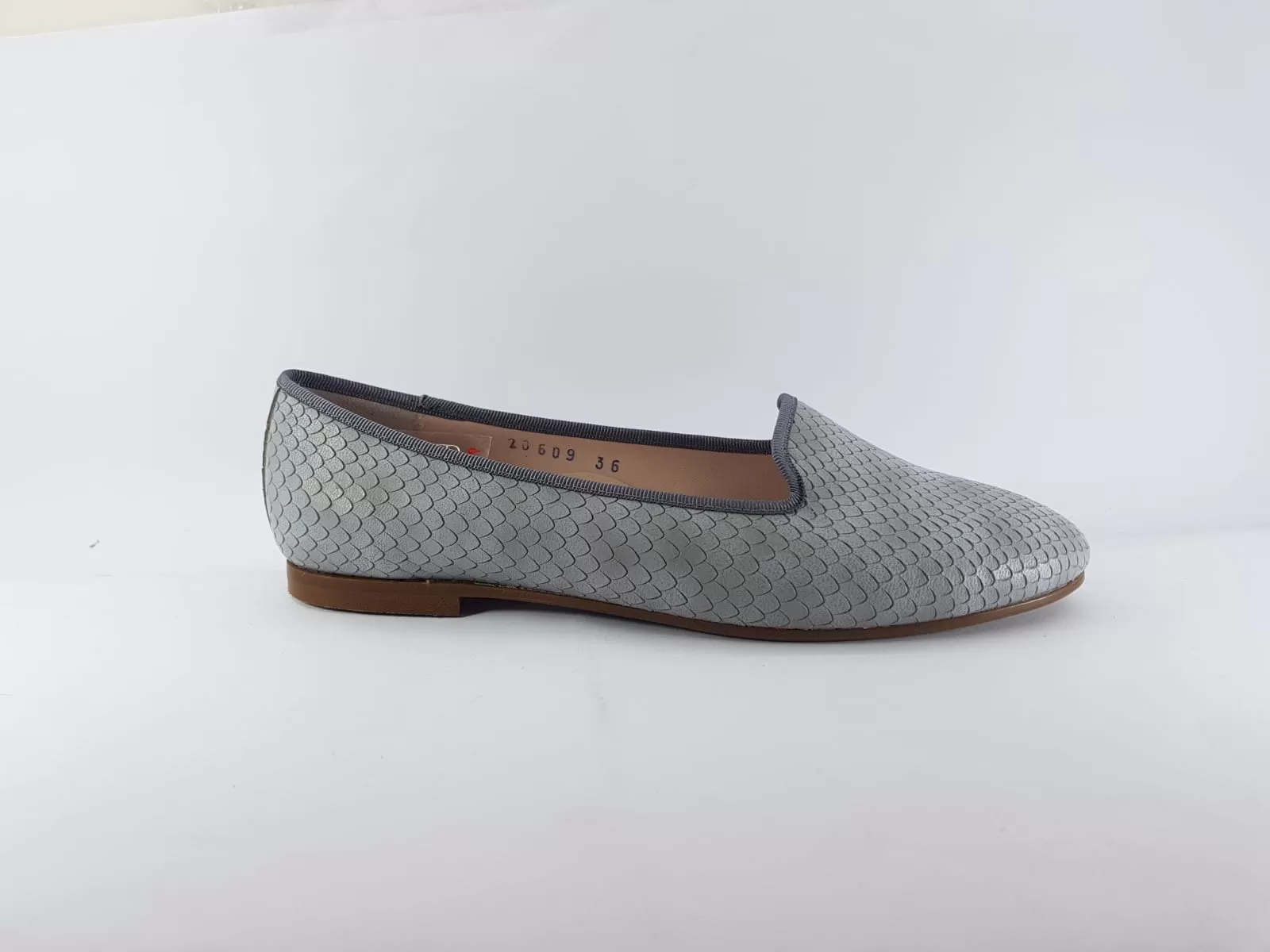 Beberlis Grey Textured Slip On