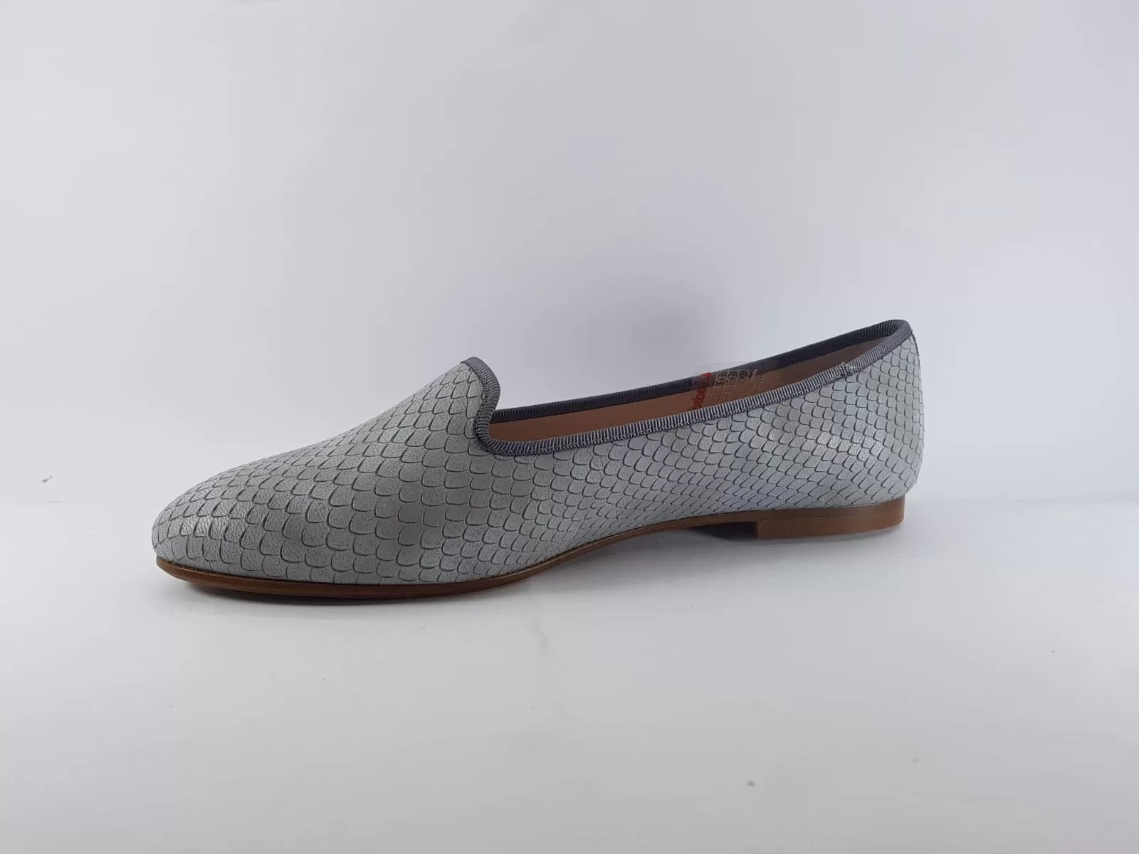 Beberlis Grey Textured Slip On