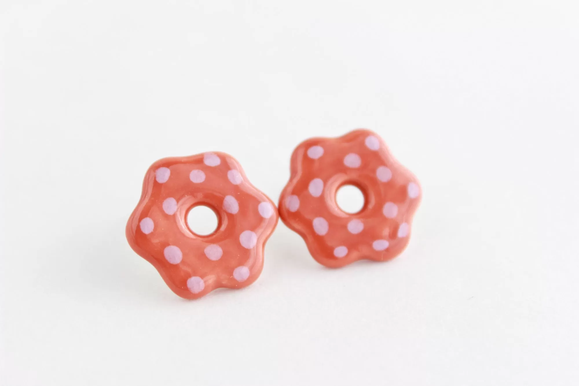 Colored Dot Cutout Flower Stud Earrings