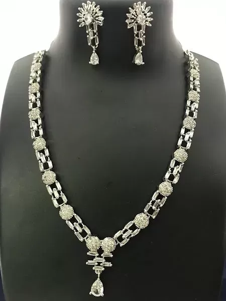 Elegant White Stone Dangle Necklace With Earrings