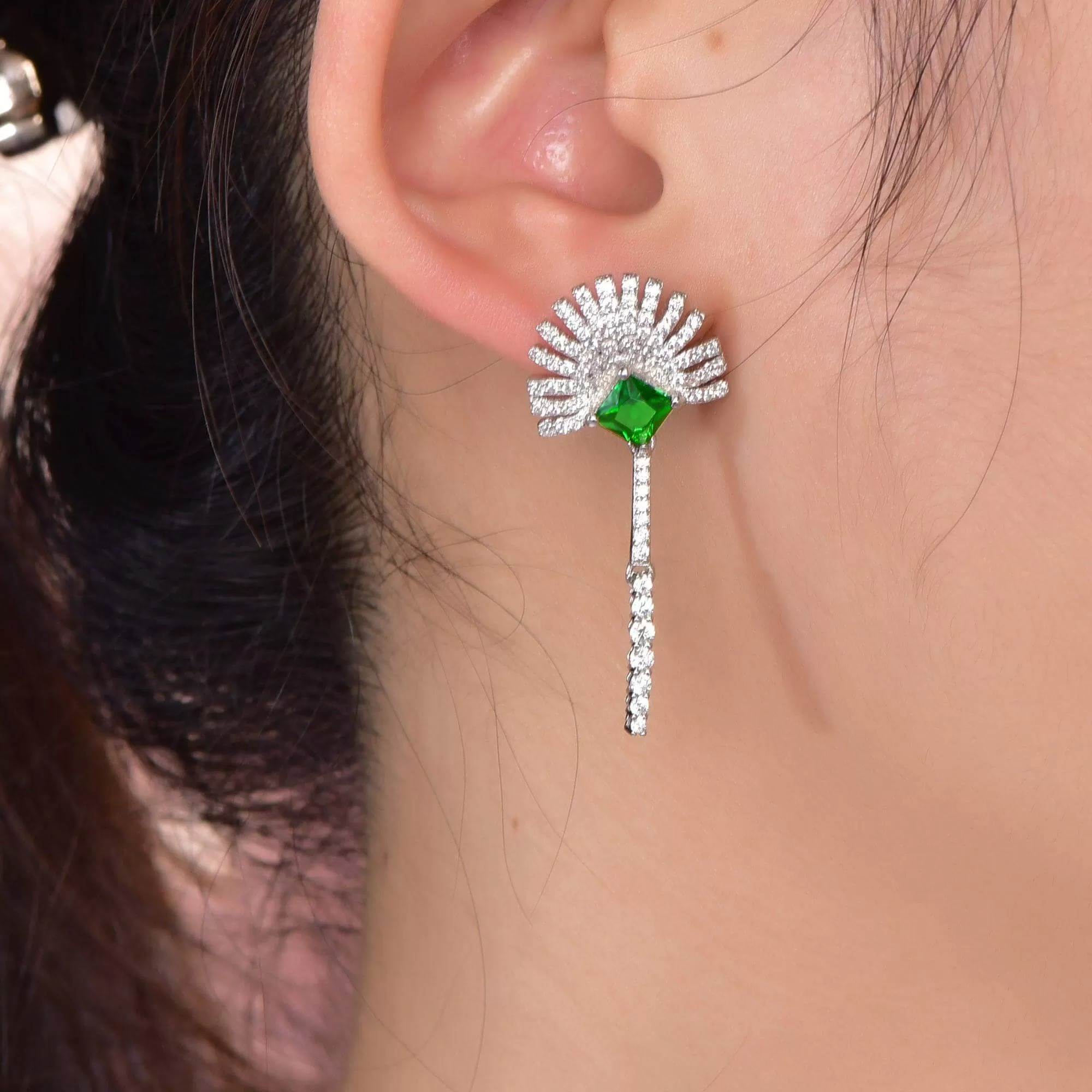 Gorgeous Emerald Green Drop Earrings