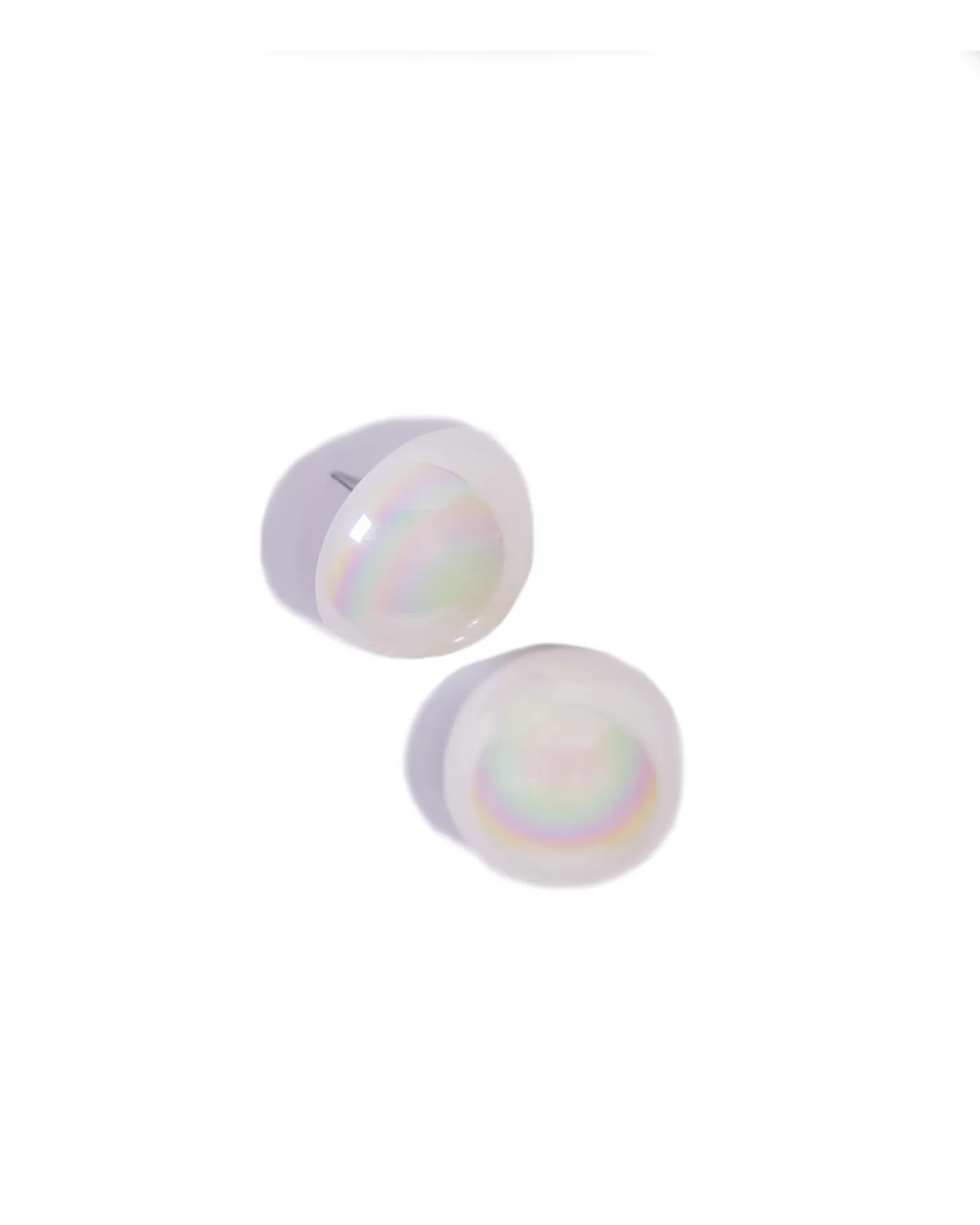 Round glaze white earring