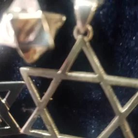 Star of David Necklace - A Meaningful Symbol of Faith and Identity