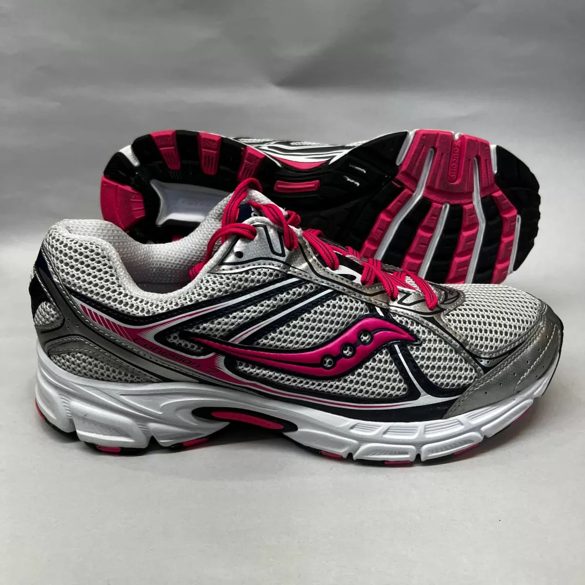 Women's Saucony Cohesion 7 Running Shoe Silver/Pink 11 Wide - Preowned